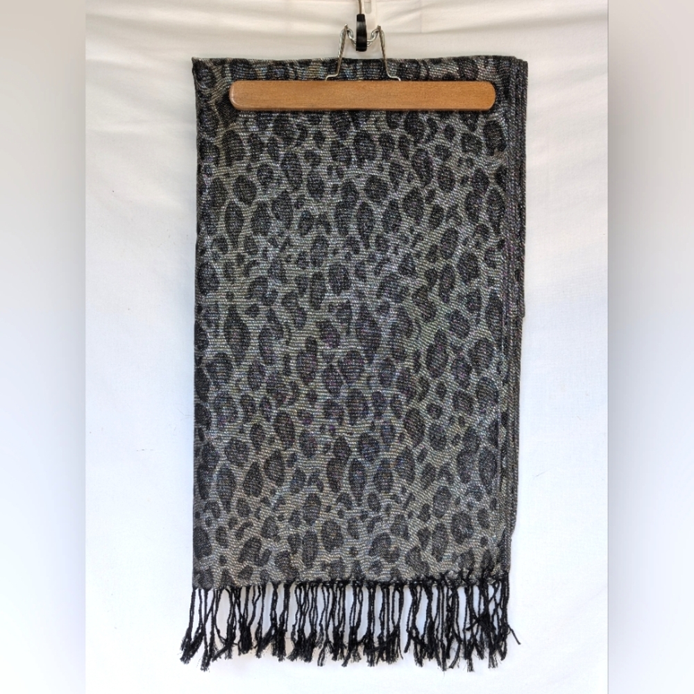 Large Animal Print Gray Scarf